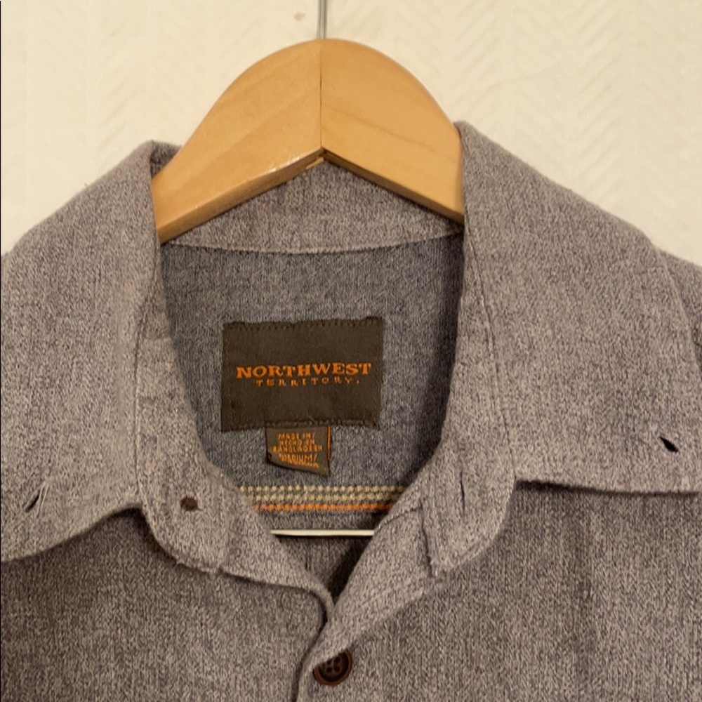 Northwest Territory men’s long sleeve shirt medium